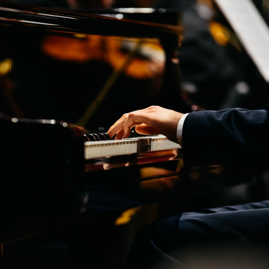 Mozart and Moonlight by Candlelight