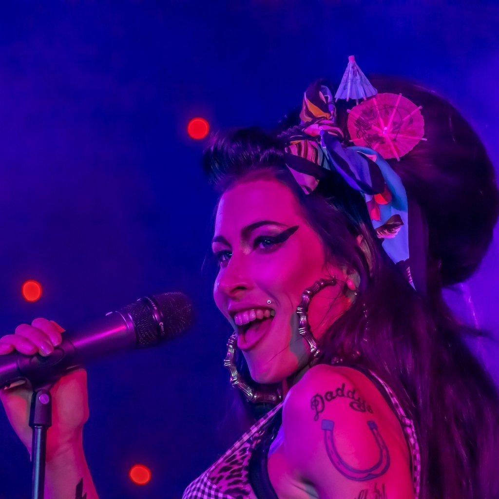 AbsoluteAmy: Live In London