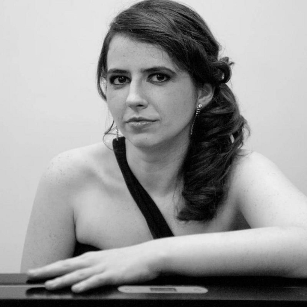 Rhapsody in Blue by Candlelight