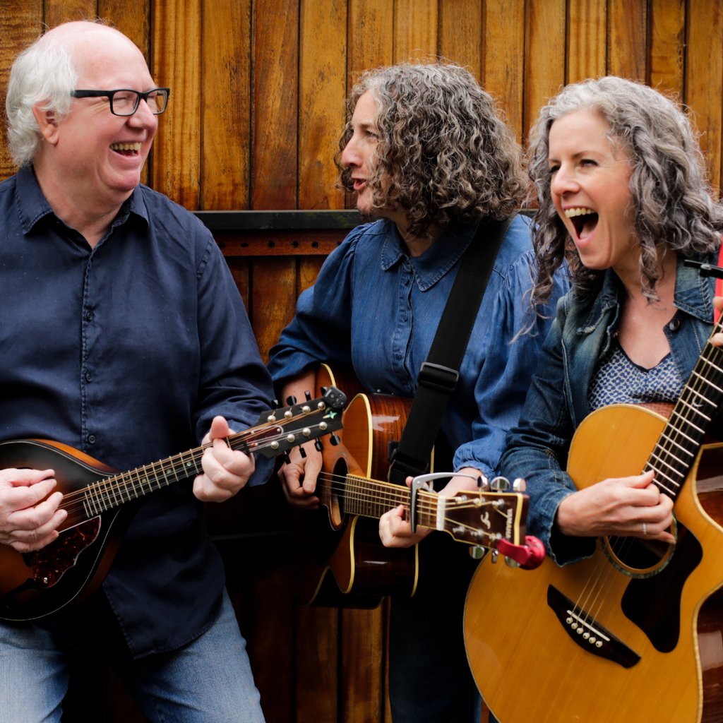 The Hayes Sisters & Clive Gregson - Love At The Five & Dime