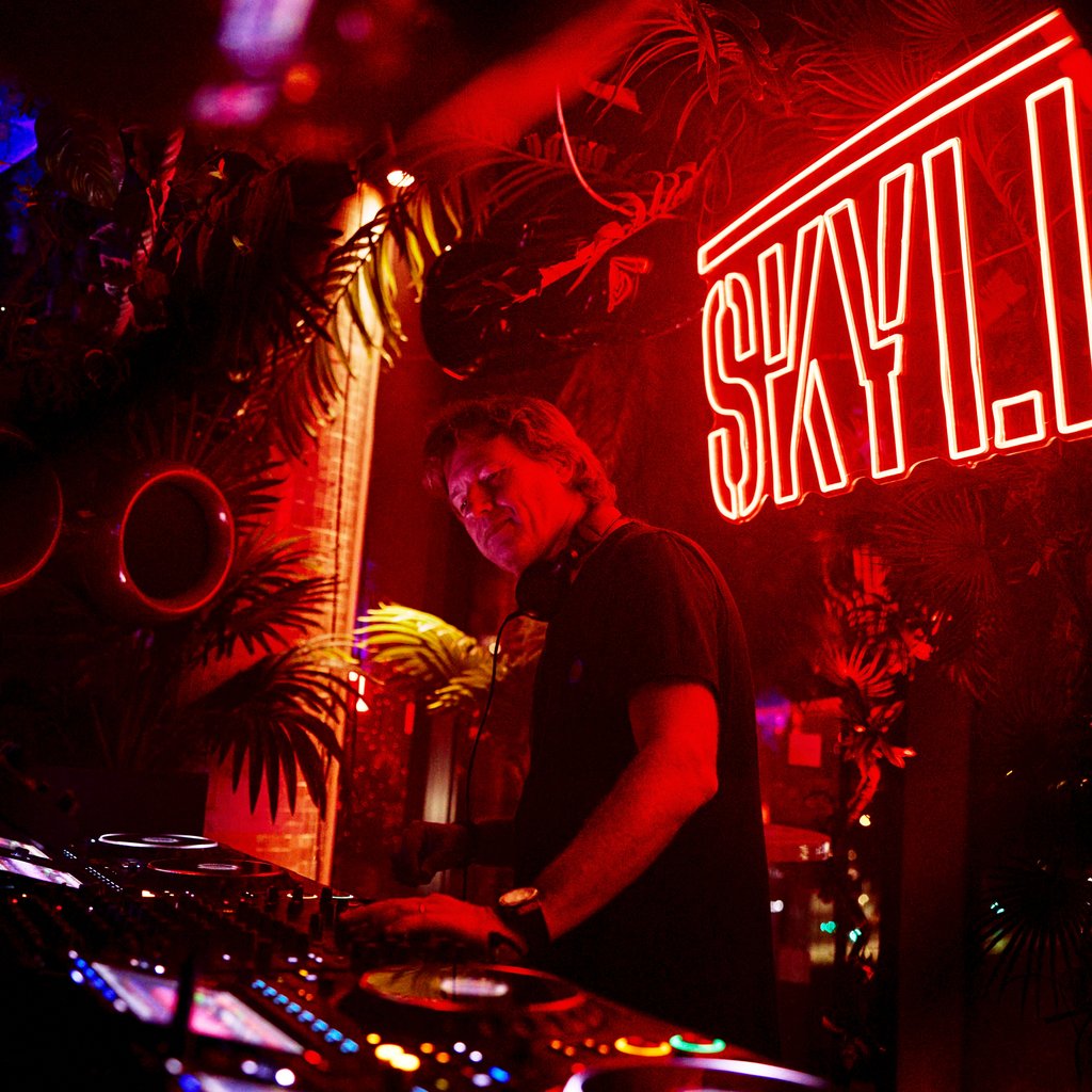 Musika x Skyline // HERNAN CATTANEO