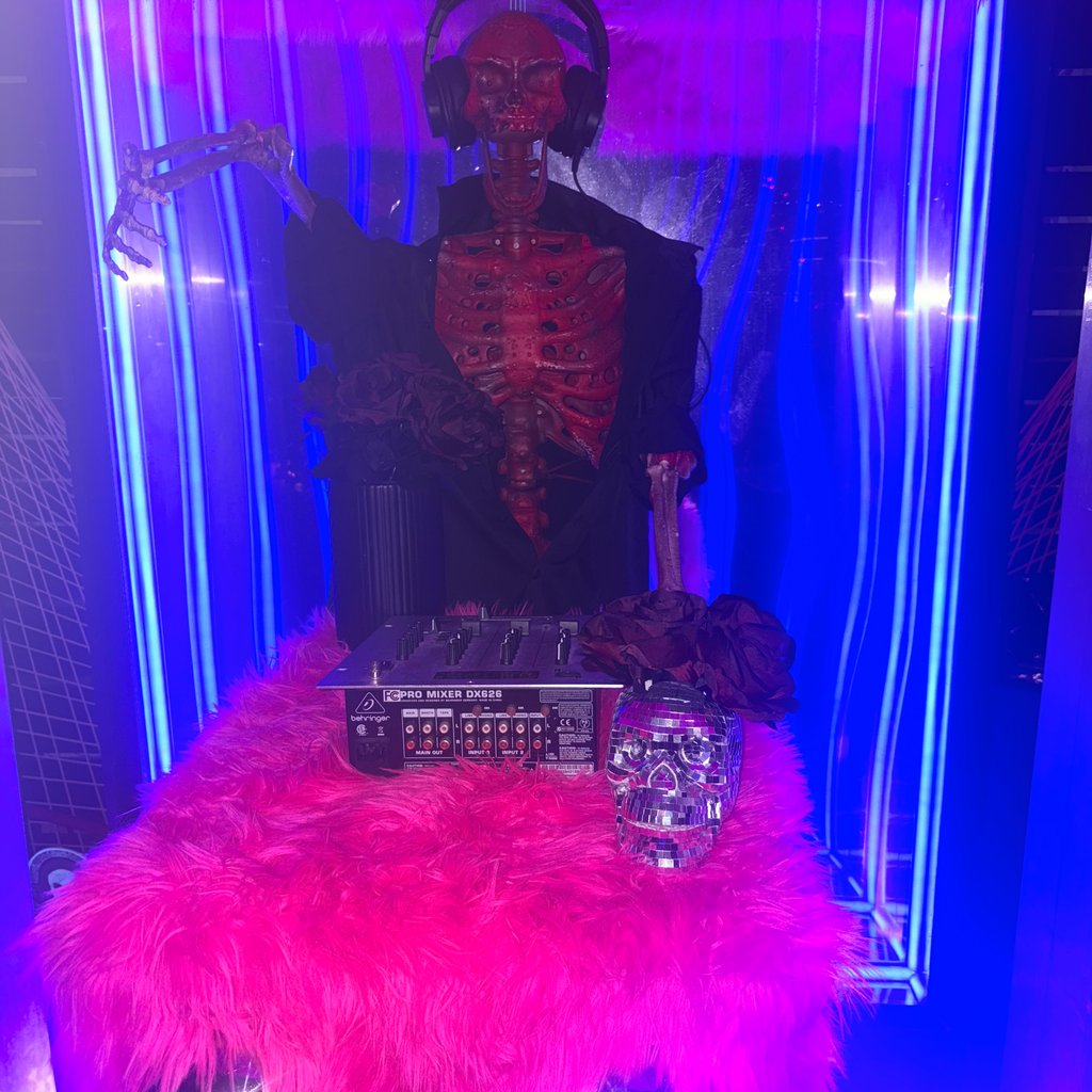 Nottinghams 80s Pop meets 90s classic house music