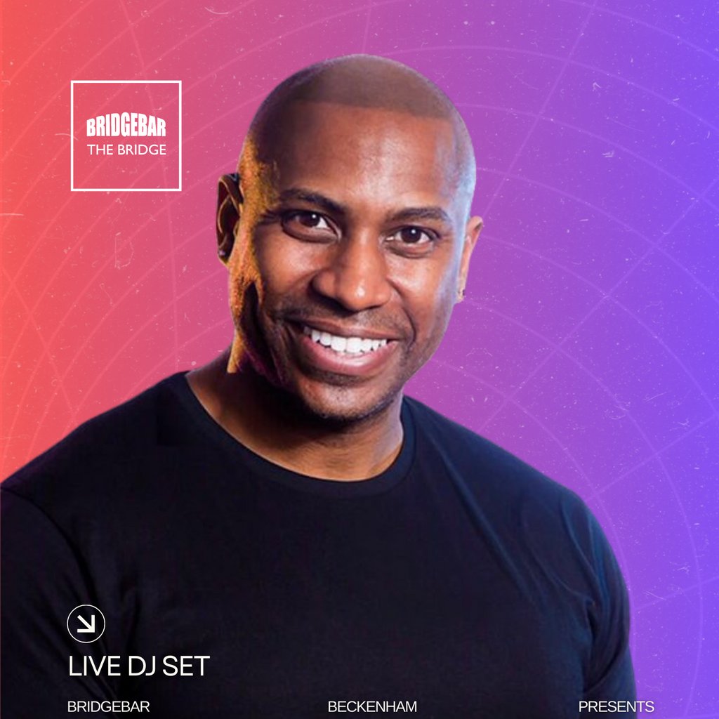 DJ Colin Francis at Bridgebar