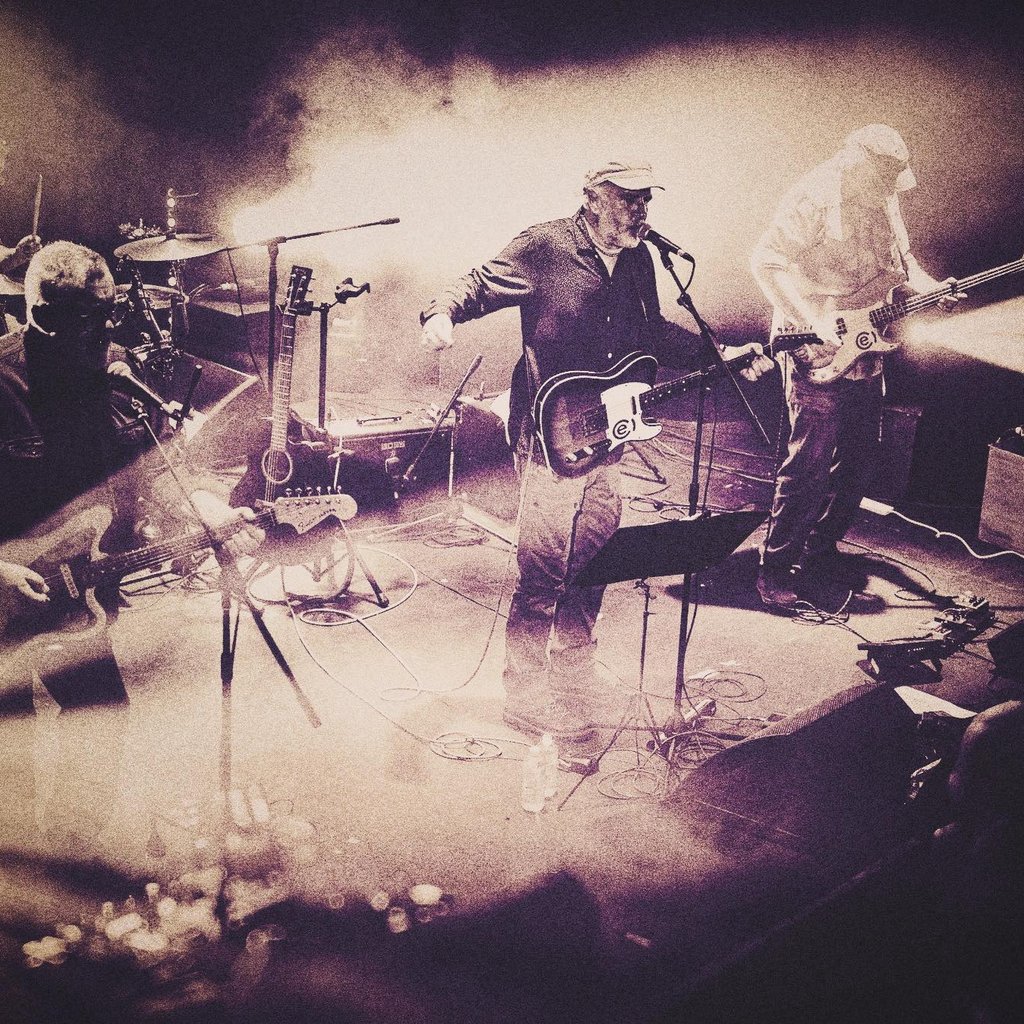 Echoes Of The Bunnymen + support