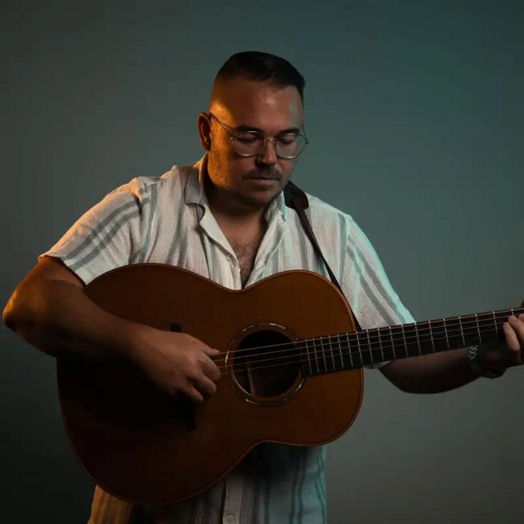 Paul Mckenna Solo