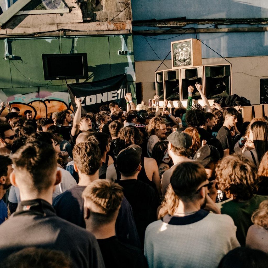 ZONE 1 / BLACK SWAN - YARD PARTY w/SELECTIVE SOUNDSYSTEM