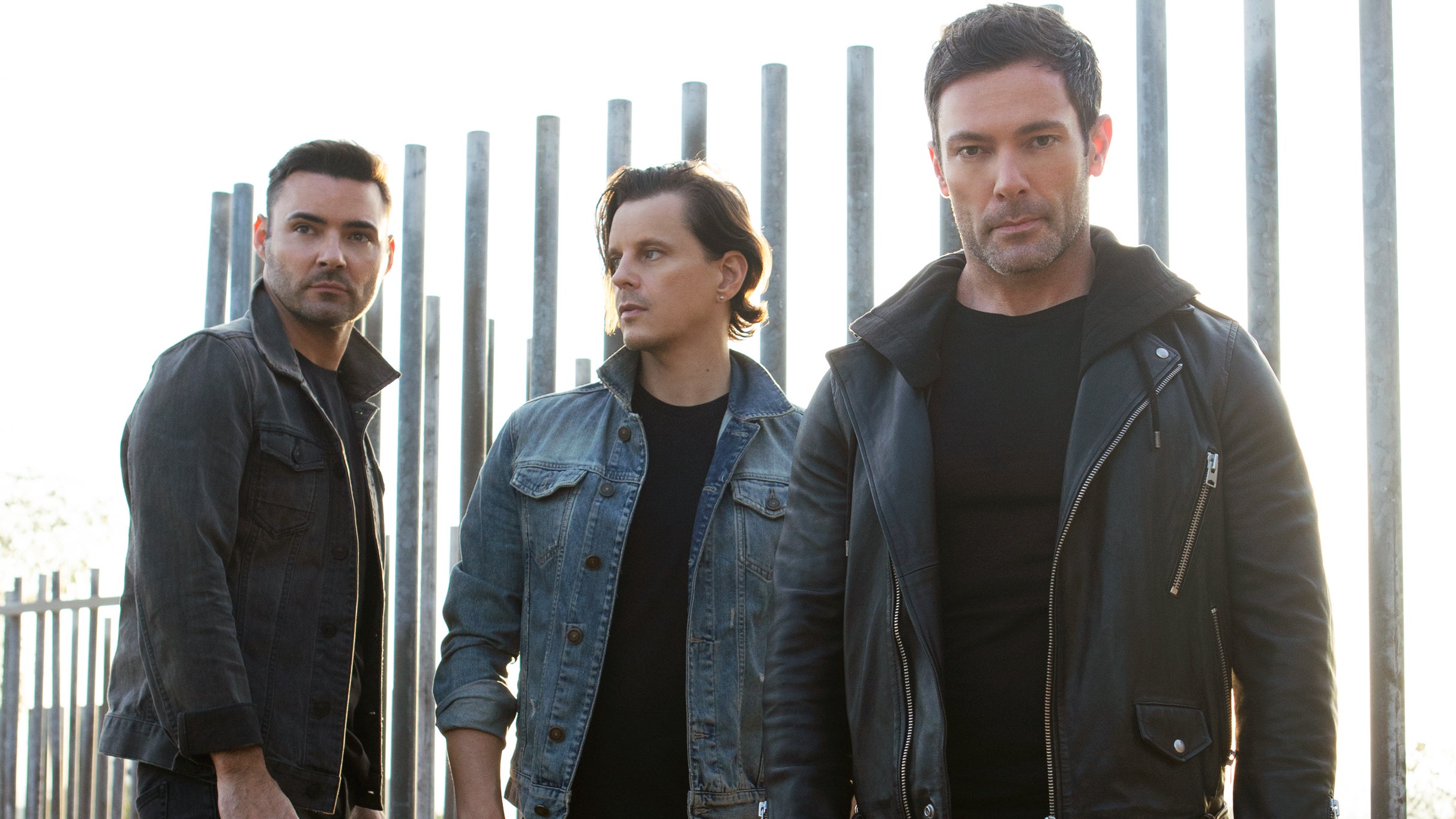 Bbmak Performing Live with Mc/dj Tom Taylor At Phantom Power In Mille