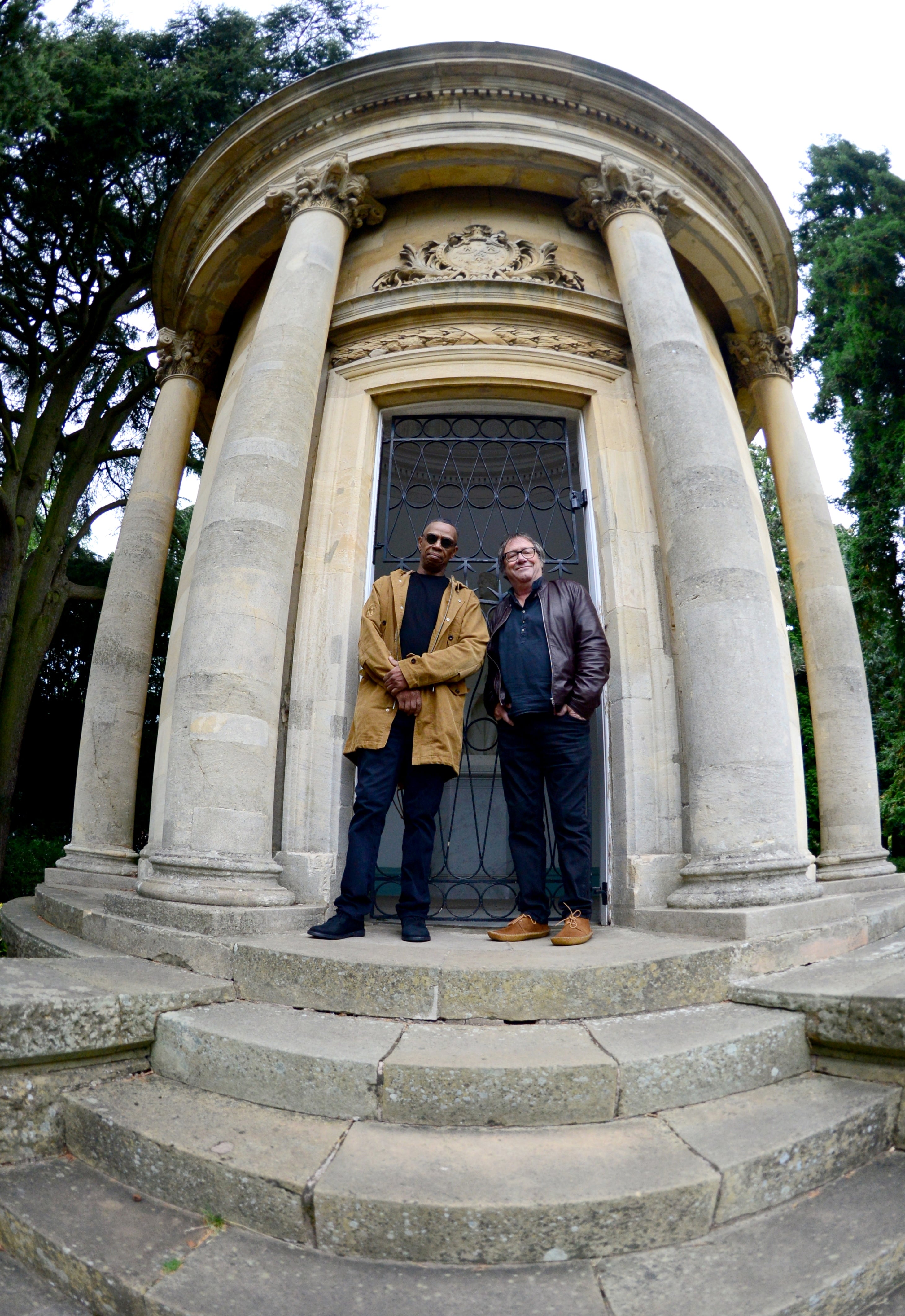 Simon & Oscar (Ocean Colour Scene)