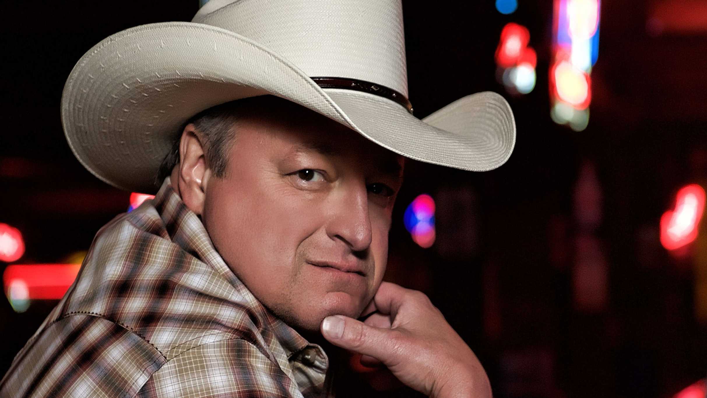 Mark Chesnutt Ticket + Hotel Deals