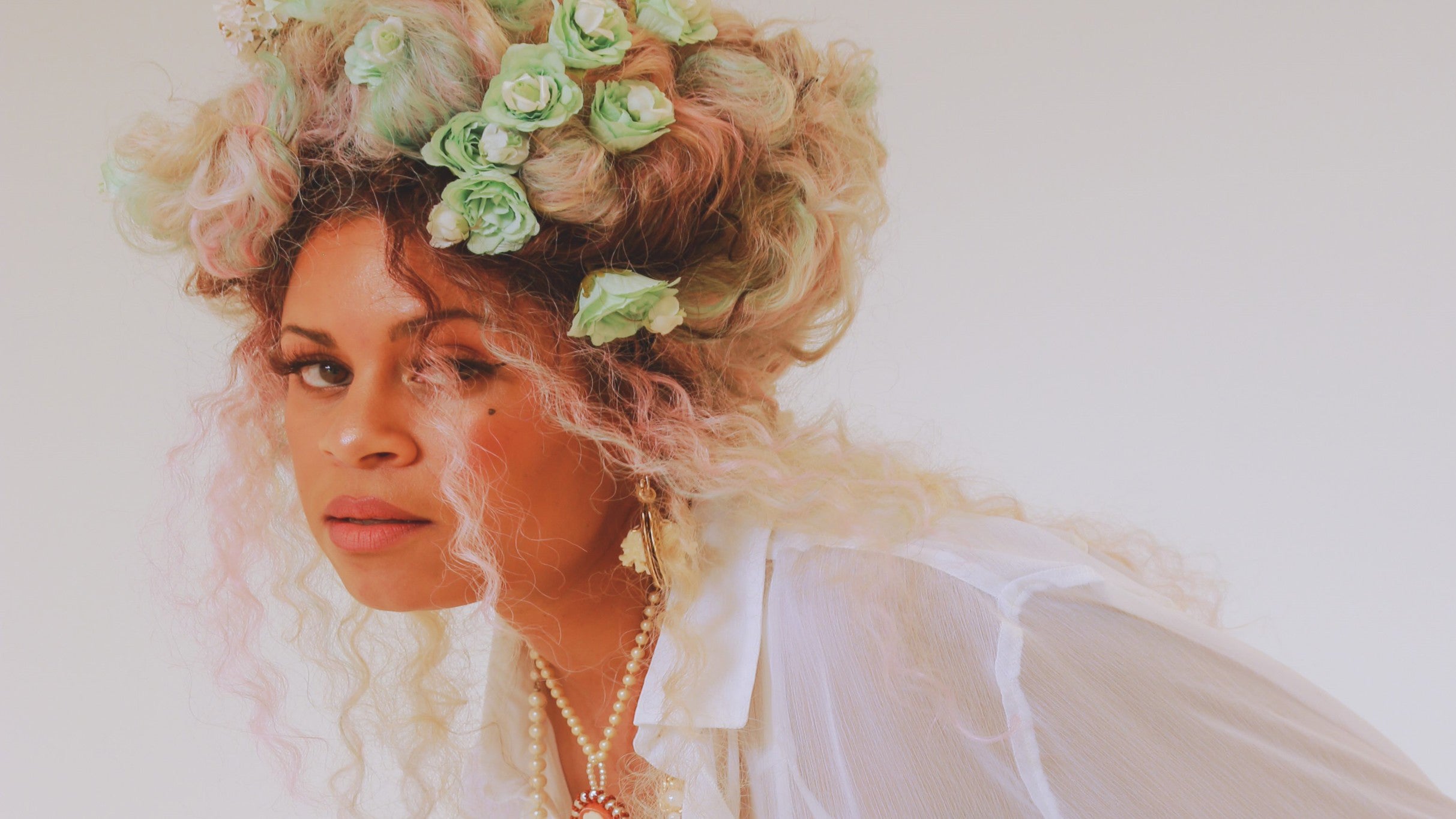 Playhouse Pres: Aluna