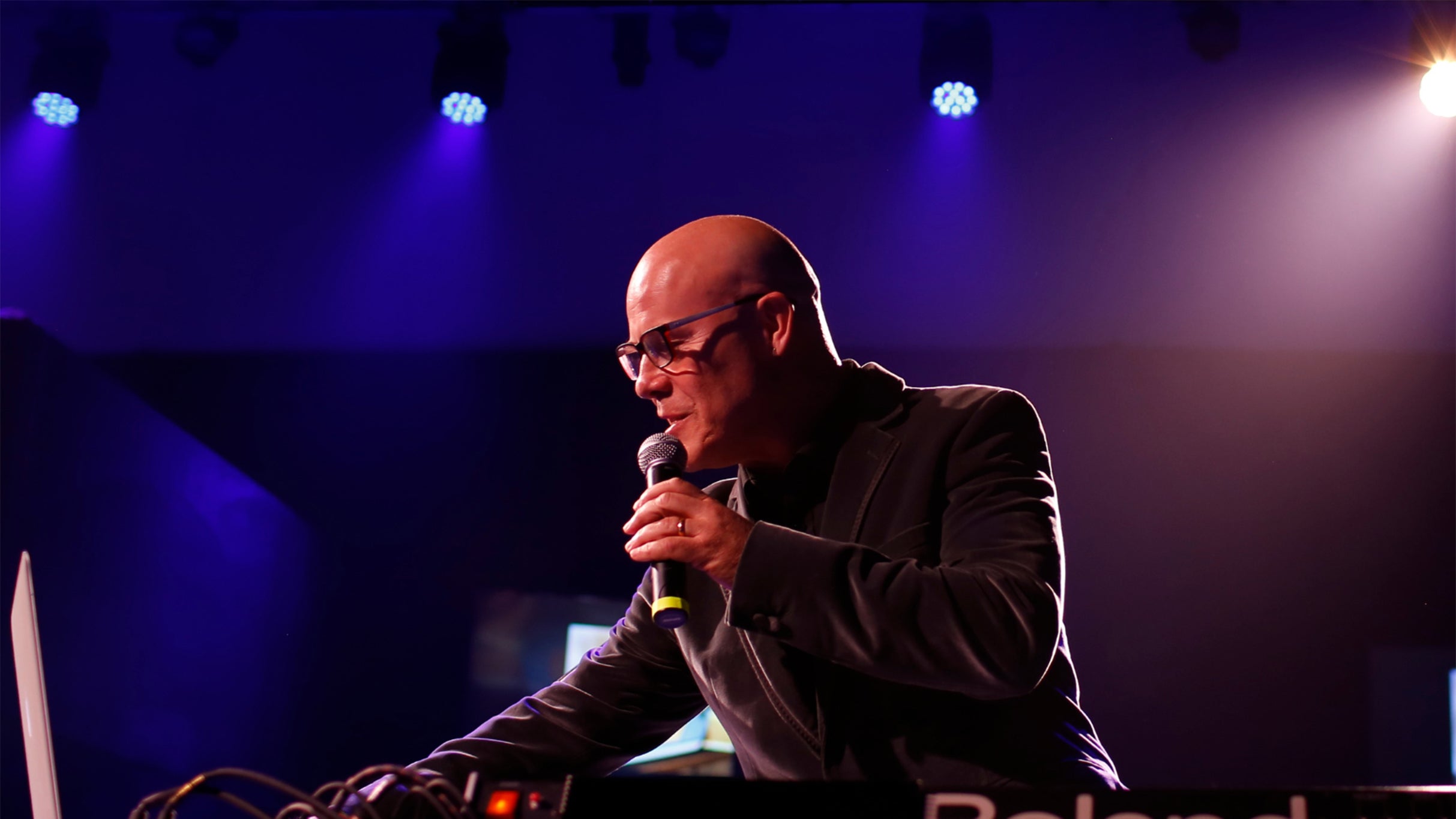 Thomas Dolby Plust Guest Martin McAloon