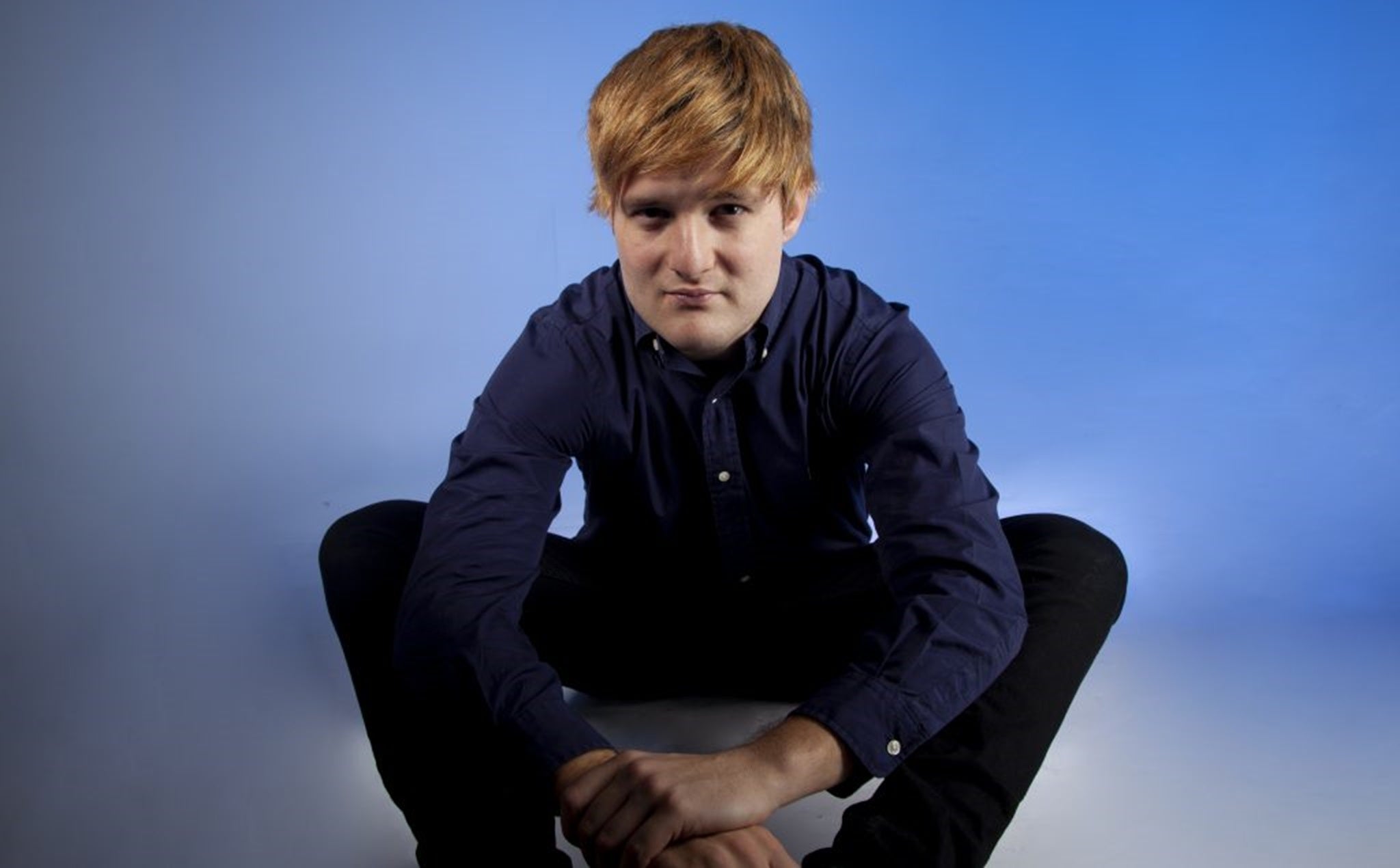 Tom White perfoms Lewis Capaldi, Ed Sheeran & George Ezra