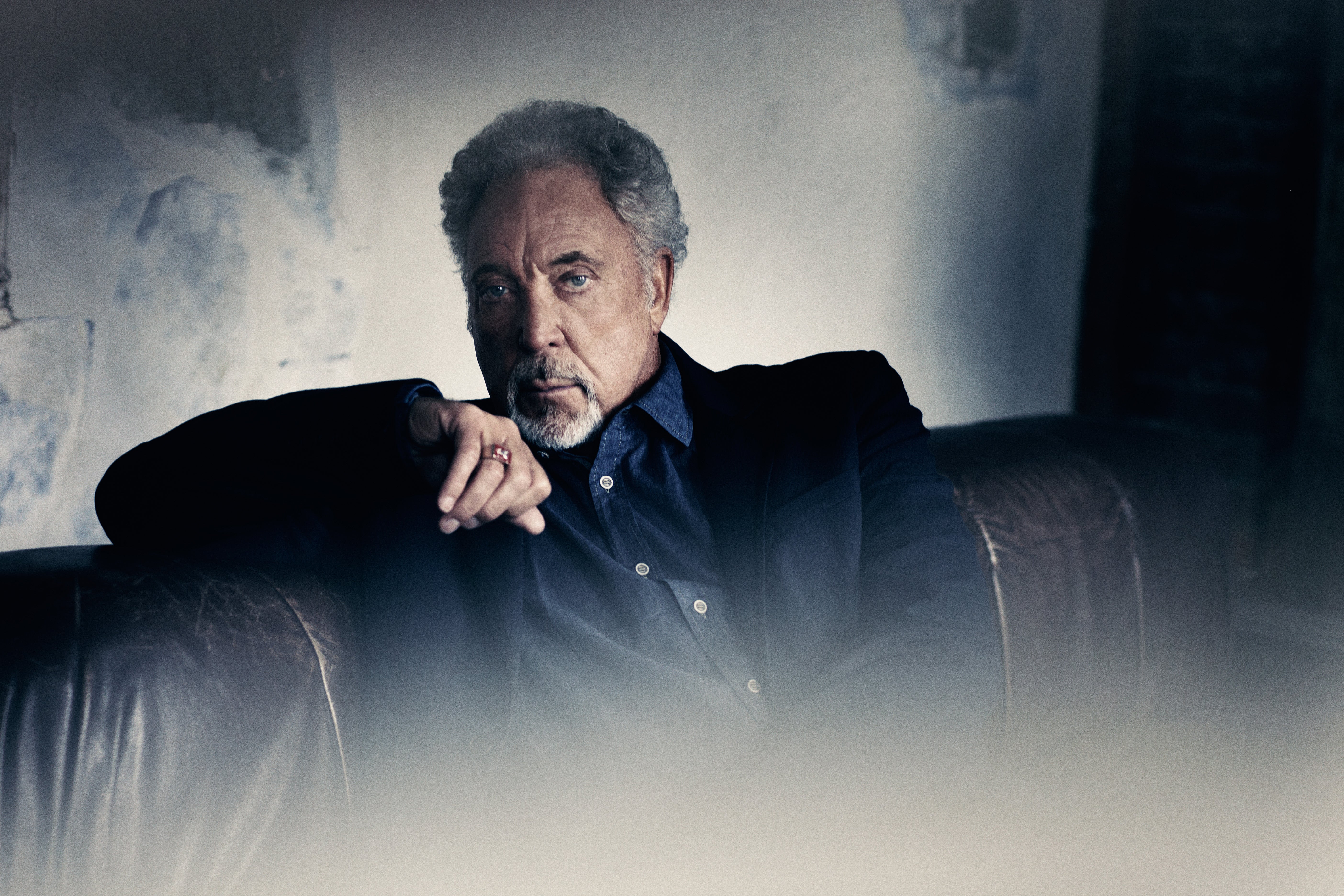 Tom Jones - COME GATHER ROUND 2026 | Box-Seat