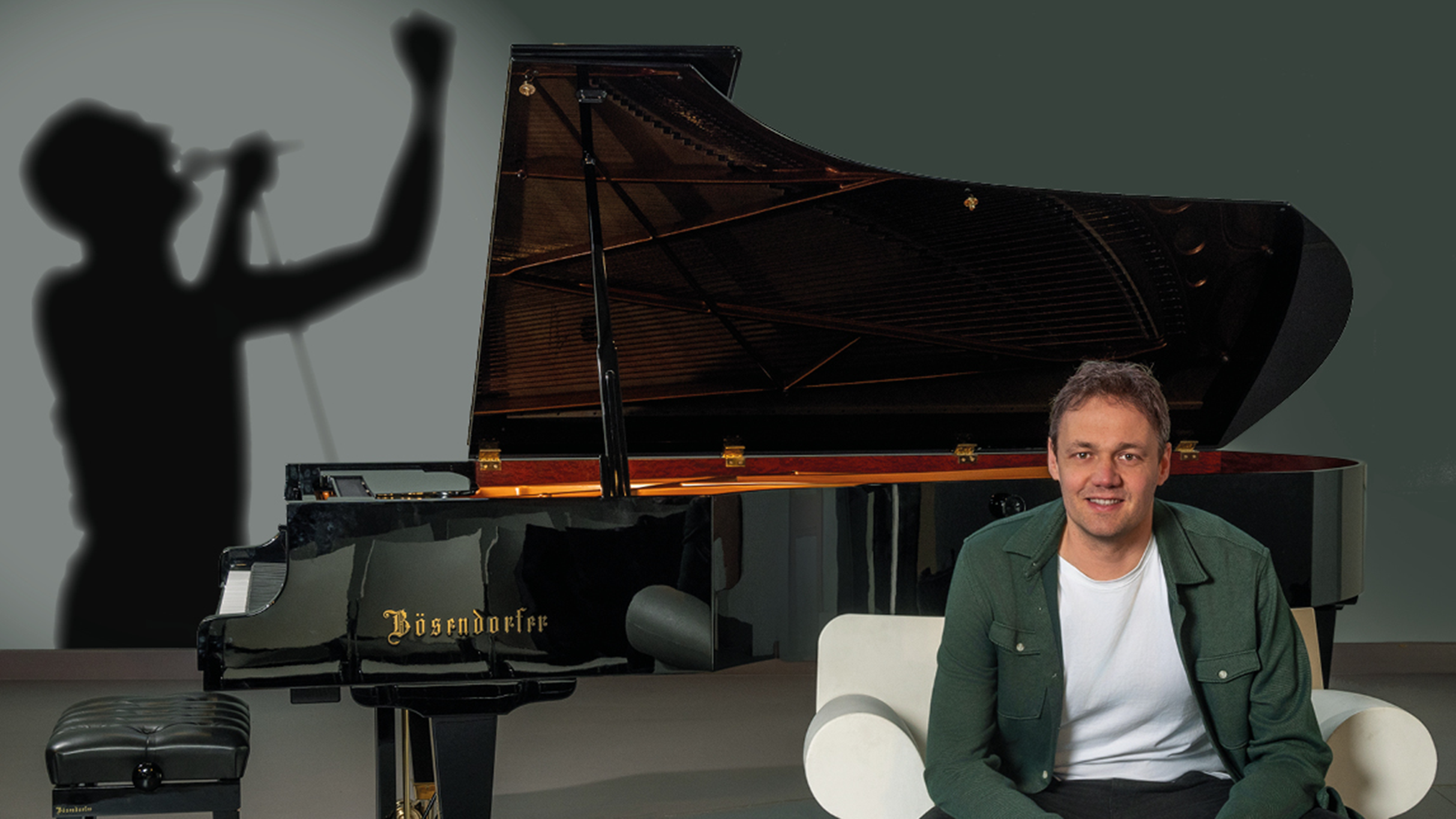 Bernd van den Bos Speelt Freddy Mercury