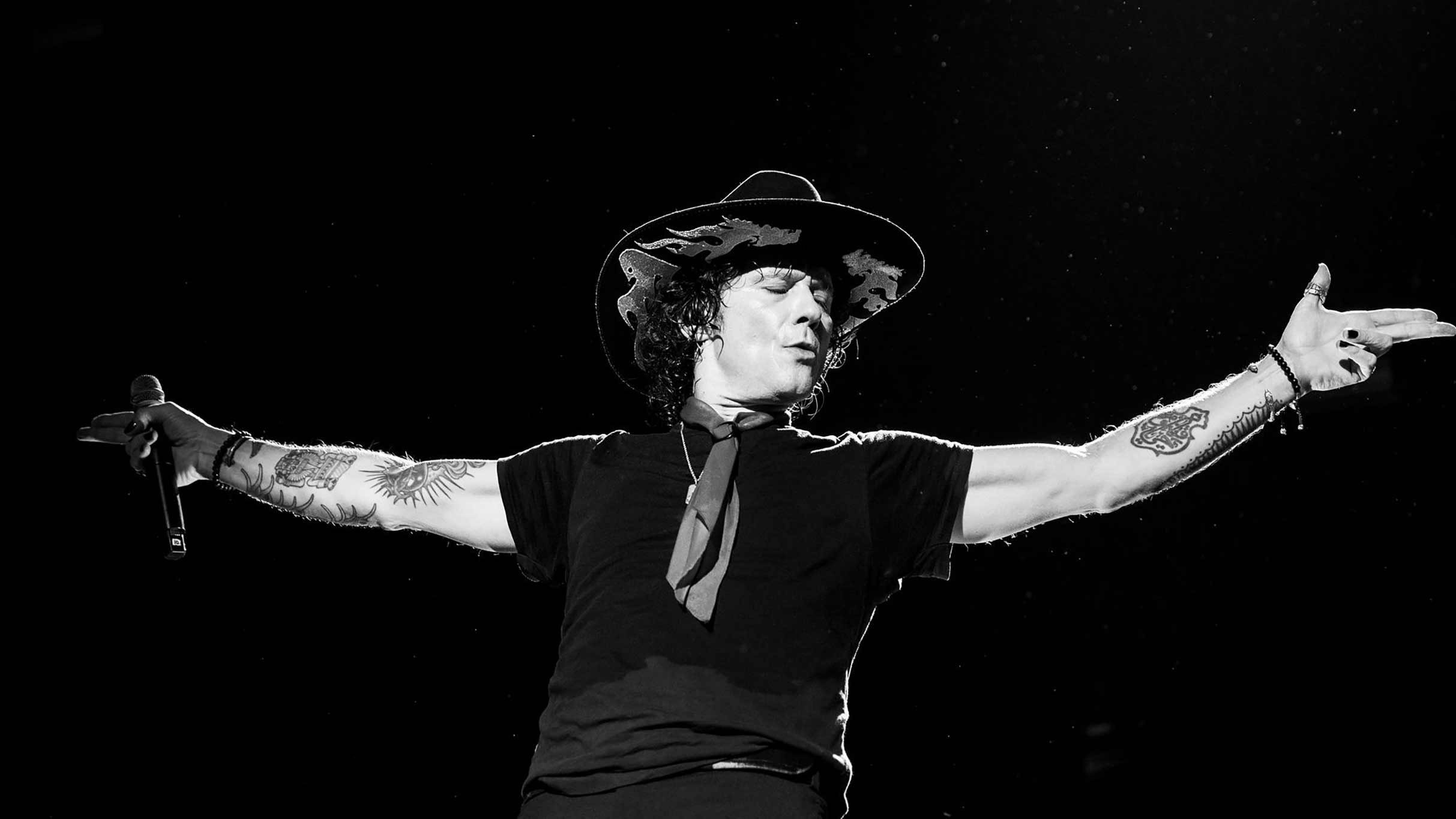 Enrique Bunbury (21 and Over)