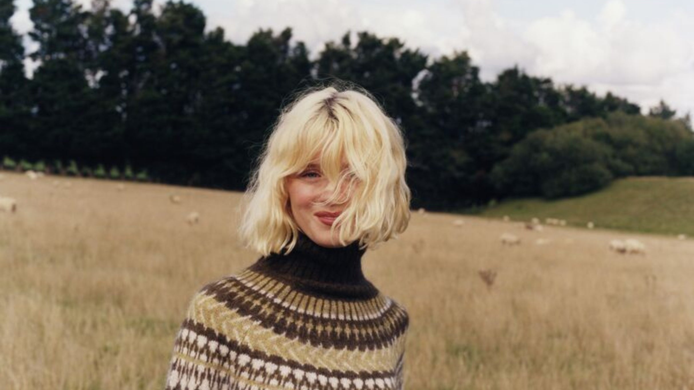 Maisie Peters w/ Bella Kay