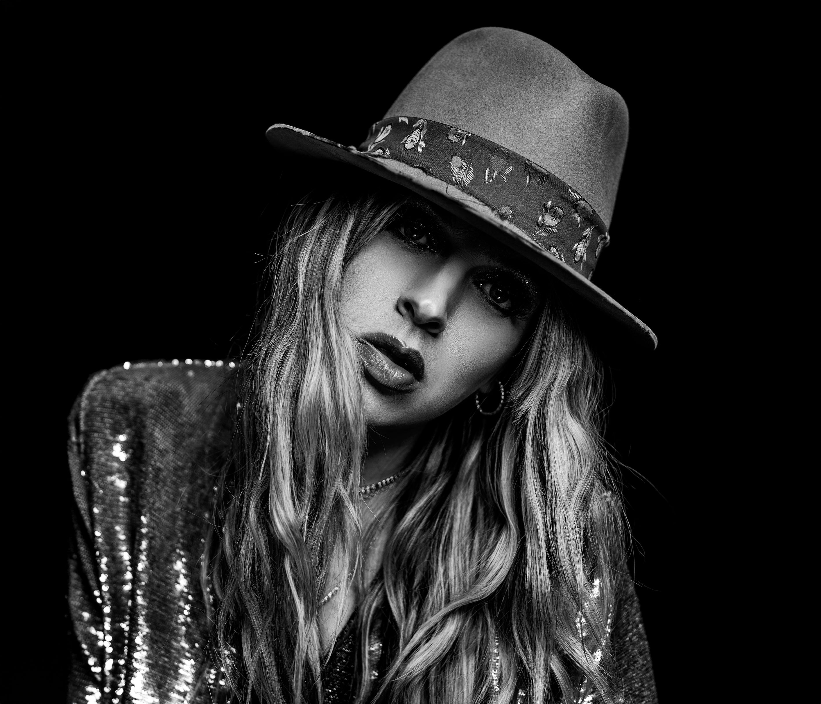 ZZ Ward w/ McKinley James