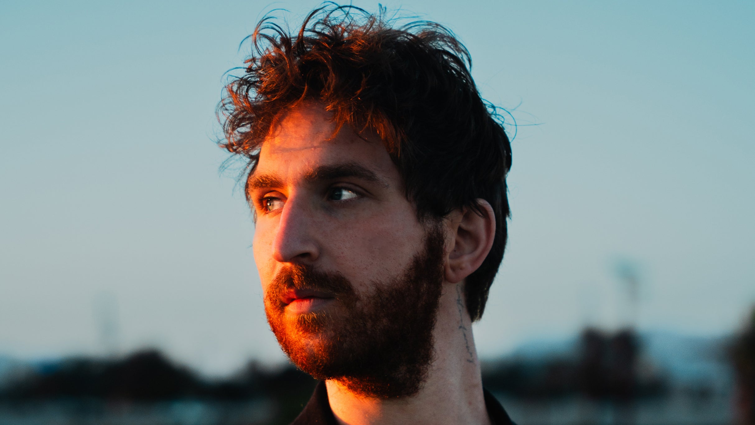 Two Feet w/ The Darcys