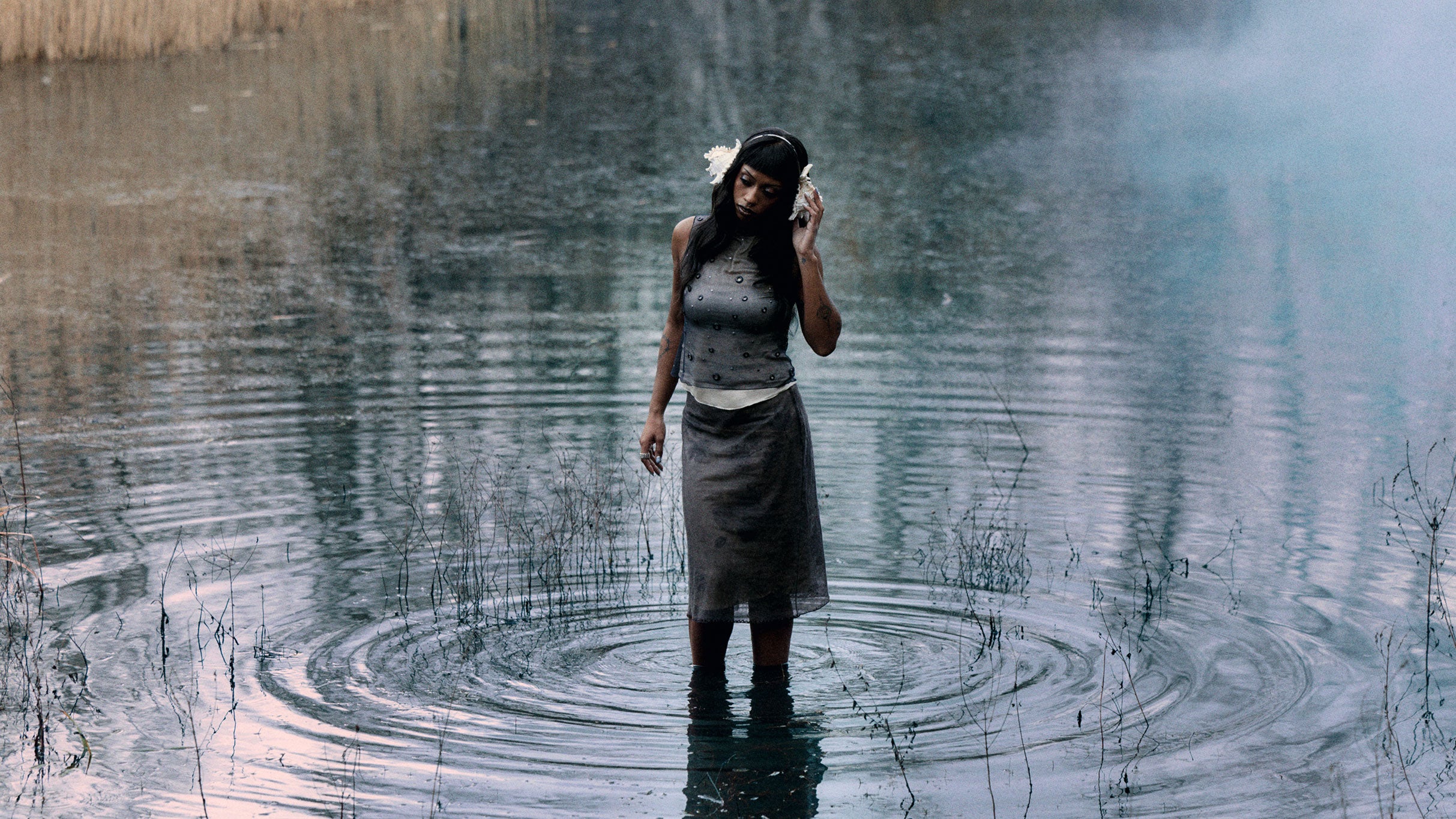 NIA ARCHIVES - OUT OF HER SHELL - LIVE SHOW