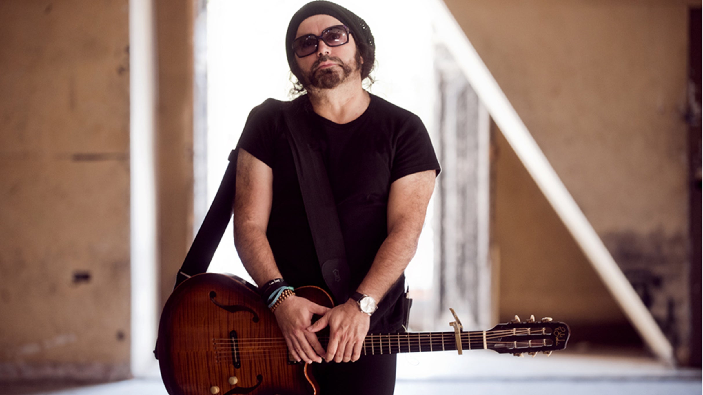 Carlos Varela with special guests