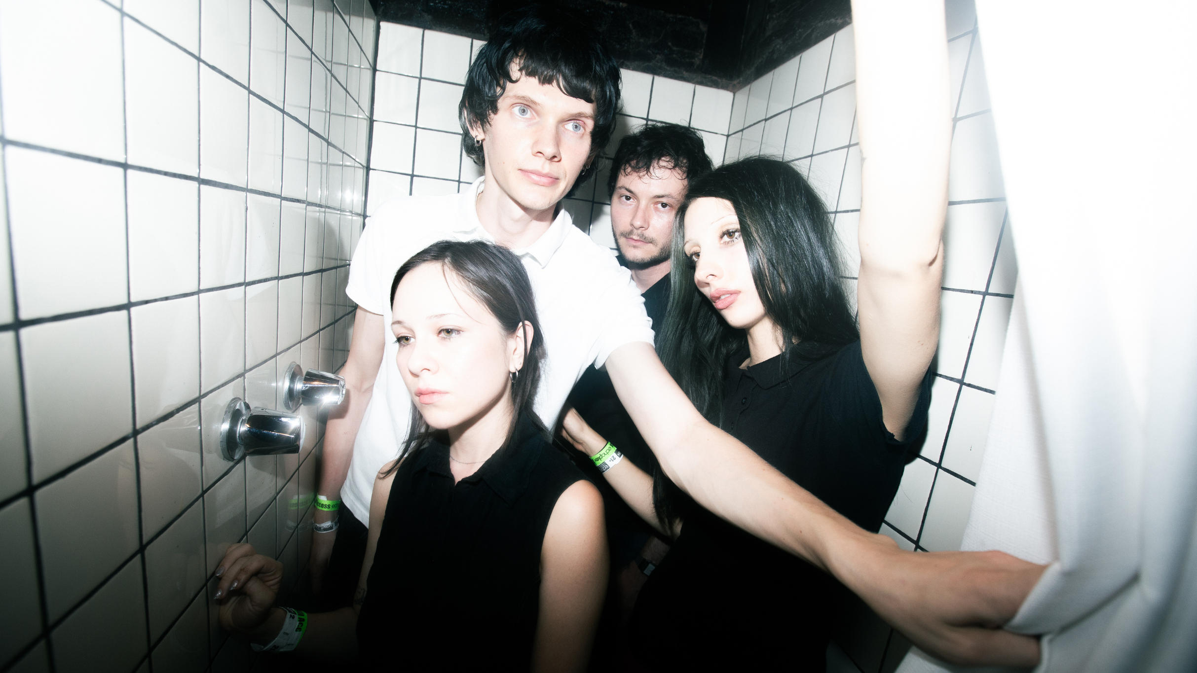 Starling, Total Wife, Crate