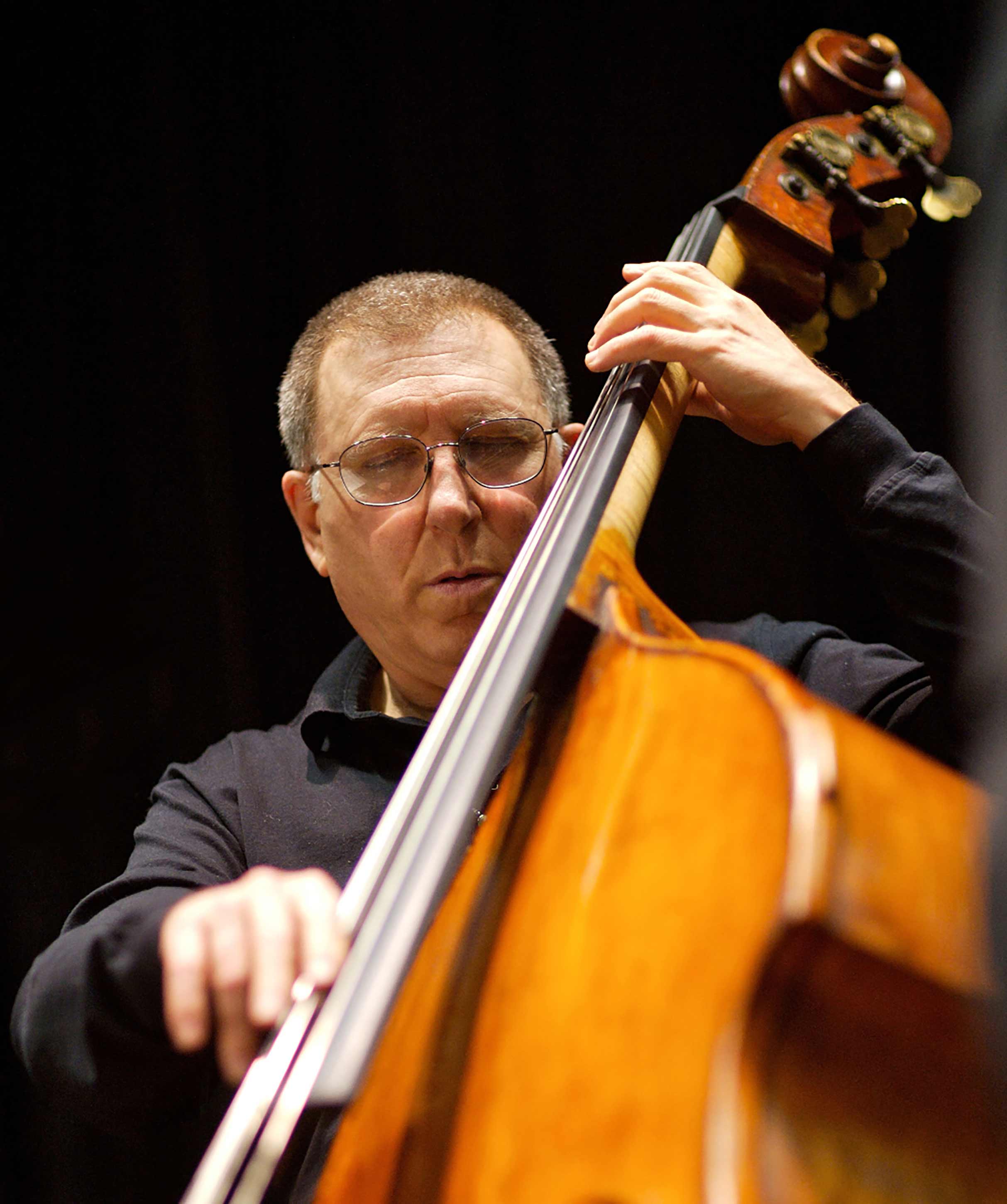 CHUCK ISRAELS JAZZ ORCHESTRA PLAYS FAVORITE STANDARDS OF THE JAZZ REPETOIRE