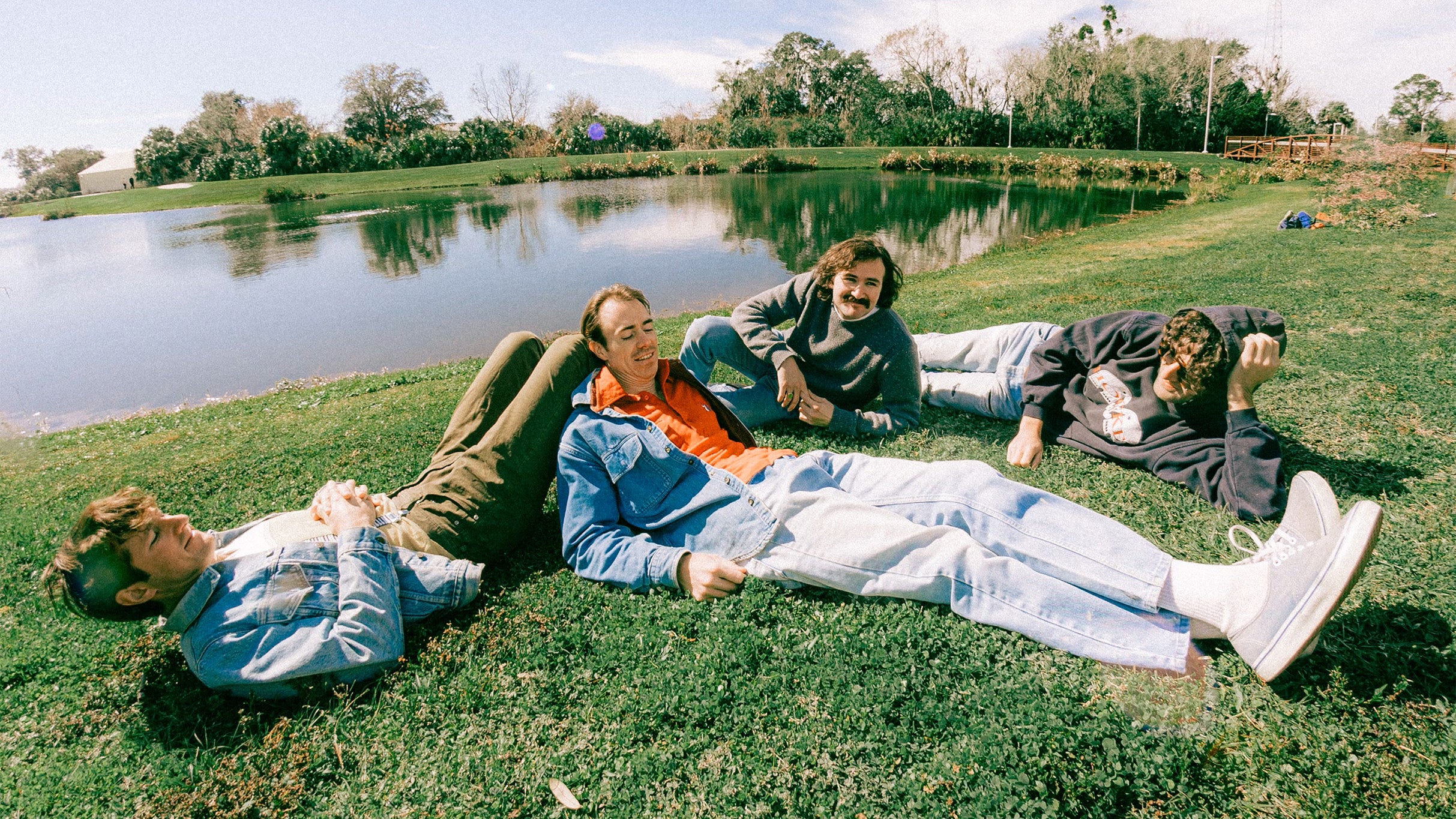 EASY HONEY with Treis & Friends and Plazas