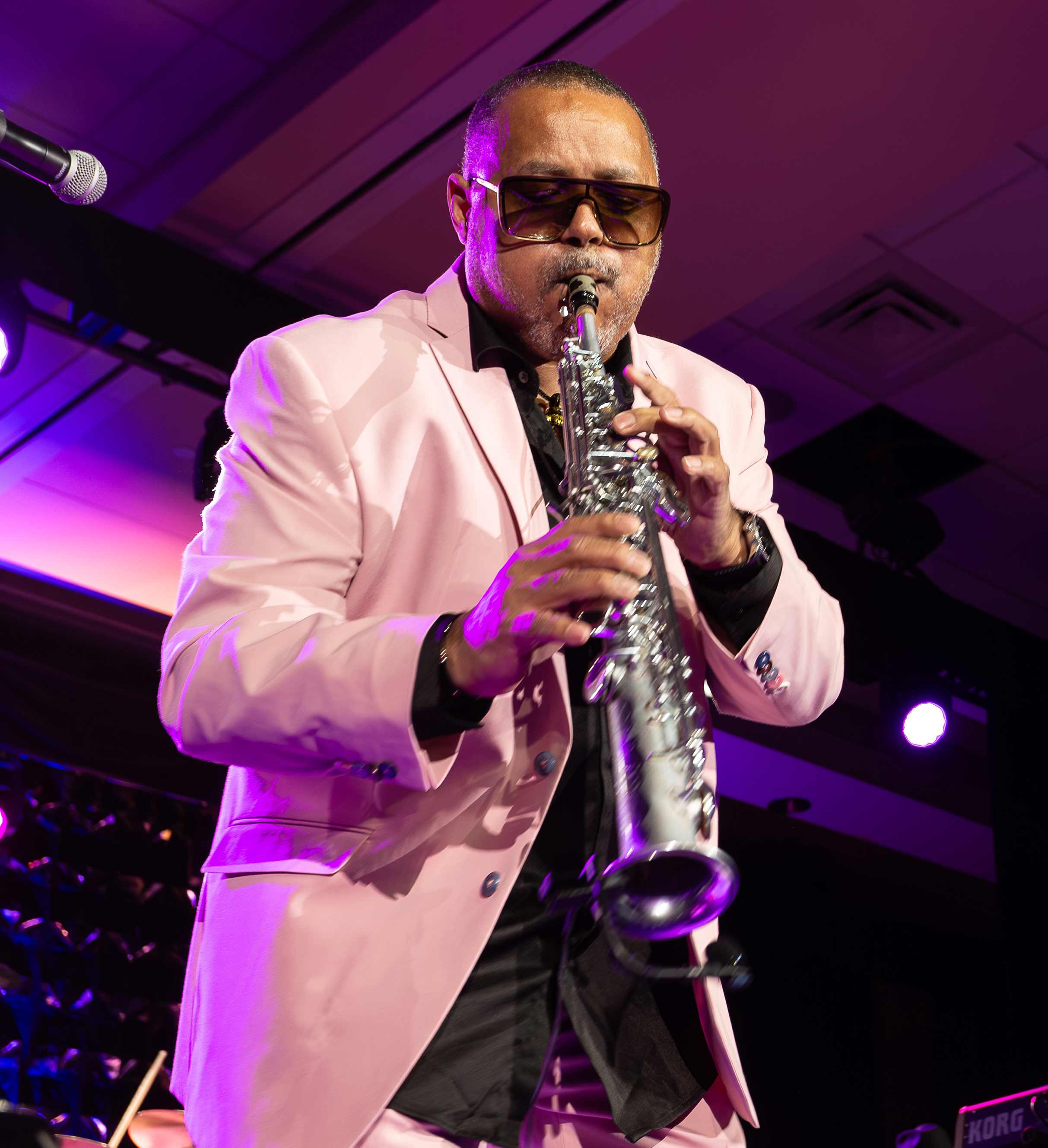 Najee with special guests Regina Belle & Alex Bugnon