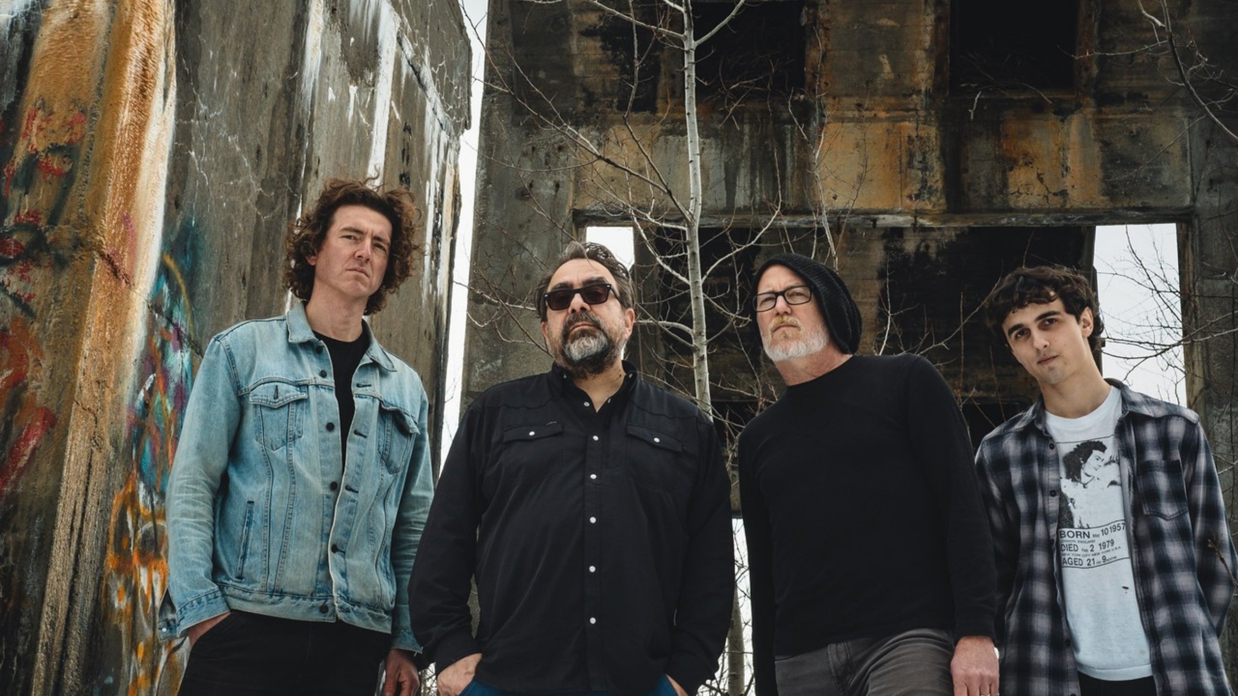 Dazzling Killmen with Rhododendron