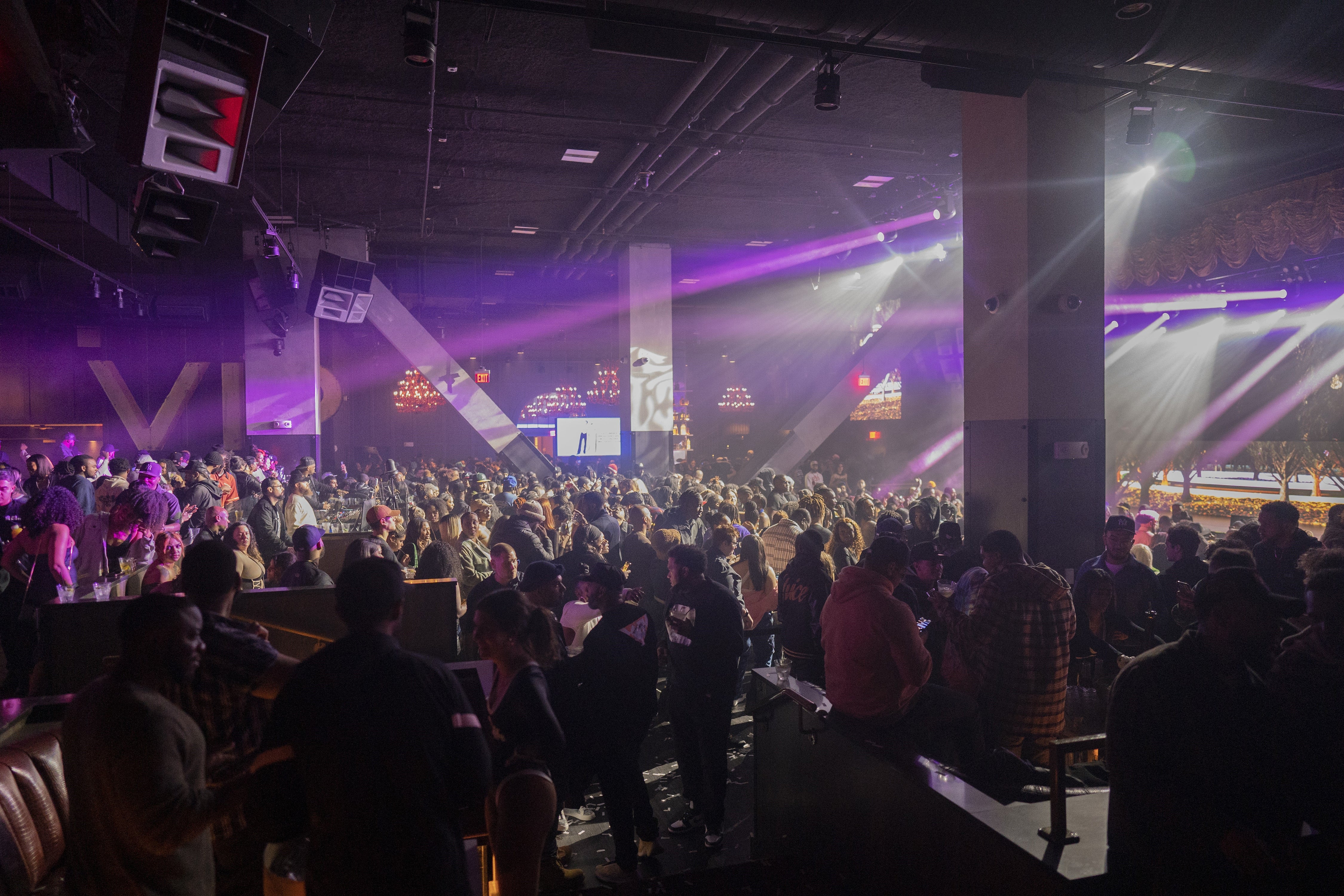 Silk with special guest DJ La Luna & performance by Karri (  21+ )