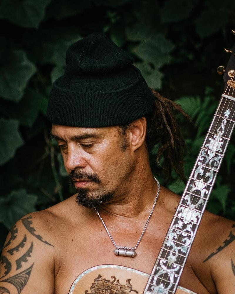 Michael Franti Trio - Heartstrings & Dynamite